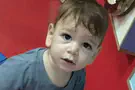 הפעוט התחשמל במלון - הוריו נלחמים על חייו