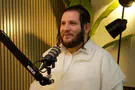 הילד הביישן שהפך לכוכב הבמות החרדיות