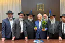 צילום: חב"ד רבני חב"ד העניקו לנתניהו את ארבעת המינים