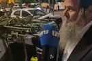 Рав Эльнакава построил мобильную сукку в автомобиле