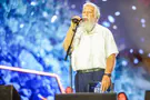 צילום: אלון לוין Рав Бени Кальмензон читает Кадиш на мемориальной церемонии