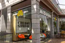 B'Tsalmo urges Wiz founder to open branches in Judea and Samaria