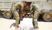 למה אנחנו מתנגדים לשירות קרבי מעורב?