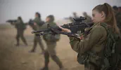 שילוב לוחמות פוגע במילואים?