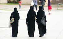 שוויץ אישרה איסור לבישת בורקה בציבור