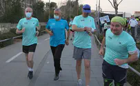 הרב בני לאו וחילי טרופר רצו במירוץ