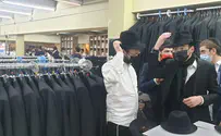 בישיבות חב"ד קיבלו כובעים וחליפות