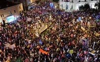 Tens of thousands demonstrate against Netanyahu in Jerusalem
