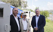 דגלי ישראל על המשוריינים בשער הגיא