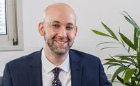קלוגהפט מסיים לבקשתו את עבודתו עם בנט