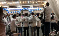 Hundreds attend English-language Independence Day service