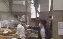 תיעוד: גז מדמיע בישיבת פוניבז'