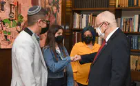 הנשיא פגש את אגם שחוותה התעללות