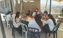 אלפים פוקדים את הישוב אביתר