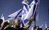 Pro-Israel and pro-Palestinian marchers clash in NYC protests