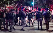 Crowd nearly lynches Arab driver in Bat Yam