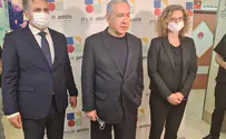 נתניהו בביקור מרגש אצל הפצועים 