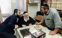 הרב קנייבסקי התרגש מיחידת הכלבנים