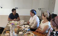 ח״כ עמיחי שיקלי ישן הלילה באביתר