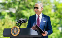 Watch: Biden's 'reminder to self' during live conference