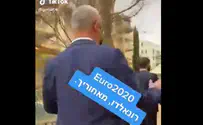 רונאלדו, שר הביטחון בני גנץ מאחוריך