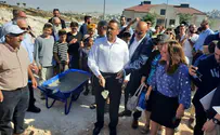 אבן פינה לסניף "אריאל" בחומת שמואל