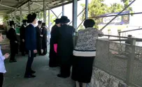 Photo: Hodaya Kalman Bok / TPS Family of Meron victim sings together at scene of disaster