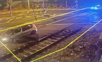 צילום: מוקד הבטיחות של רכבת ישראל צפו: נהג בפראות ונתקע על מסילת הרכבת