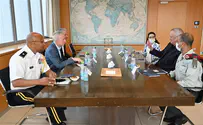 Gantz and US officials discuss helping PA