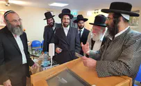 הפוסק ממאה שערים ביקר במכון צומת