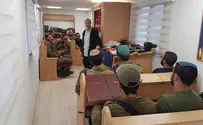 צוות מיוחד נשלח להעביר שיעורים לחיילי ההסדר