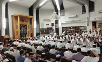 חי: ניגונים והתעוררות בישיבת בית אל