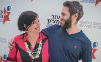 דסי חוגגת 60 בזכותכם
