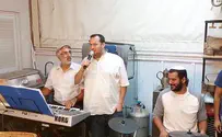 סולו בתימנית: יוסי דגן בשמחת בית השואבה