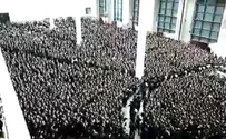 צילום מסך אלפי חסידי גור בהקפות שניות בירושלים