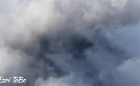 יצהר מעל העננים     
