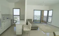 תורמים ומקבלים כרטיס להגרלה על דירת יוקרה