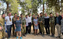 הפתעה לחיילים בודדים