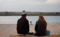 צילום: Dima Vazinovich/Flash90 סקר הזוגיות במגזר הדתי: כמה מתכוונים לשמור נגיעה?