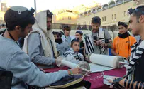 יהודה למד לבר מצווה מקלטת של אביו שנפטר