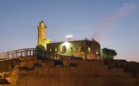 הפלסטינים התלוננו - החנוכיה הוסרה