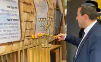 ח"כ יום טוב כלפון הדליק נרות בשער הר הבית