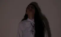 מזויפת               