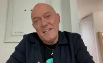 Watch: Israeli vocalist dedicates song to Rabbi Pinto