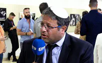 "עדויות ניר חפץ מחייבות את ביטול המשפט"