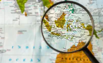 Indonesians flee into streets after earthquake