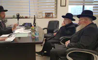 מתנגדים לרפורמת הגיור: הרב שמואל אליהו והרב יעקב שפירא נפגשו עם הרב דוד לאו