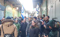דמעות, ריקודים ותפילות בזירת הפיגוע