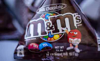 סערה בעולם הממתקים: סוכריות M&M יעוצבו מחדש