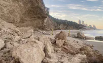 חשש לקריסה בצוקי החוף בשל הסערה